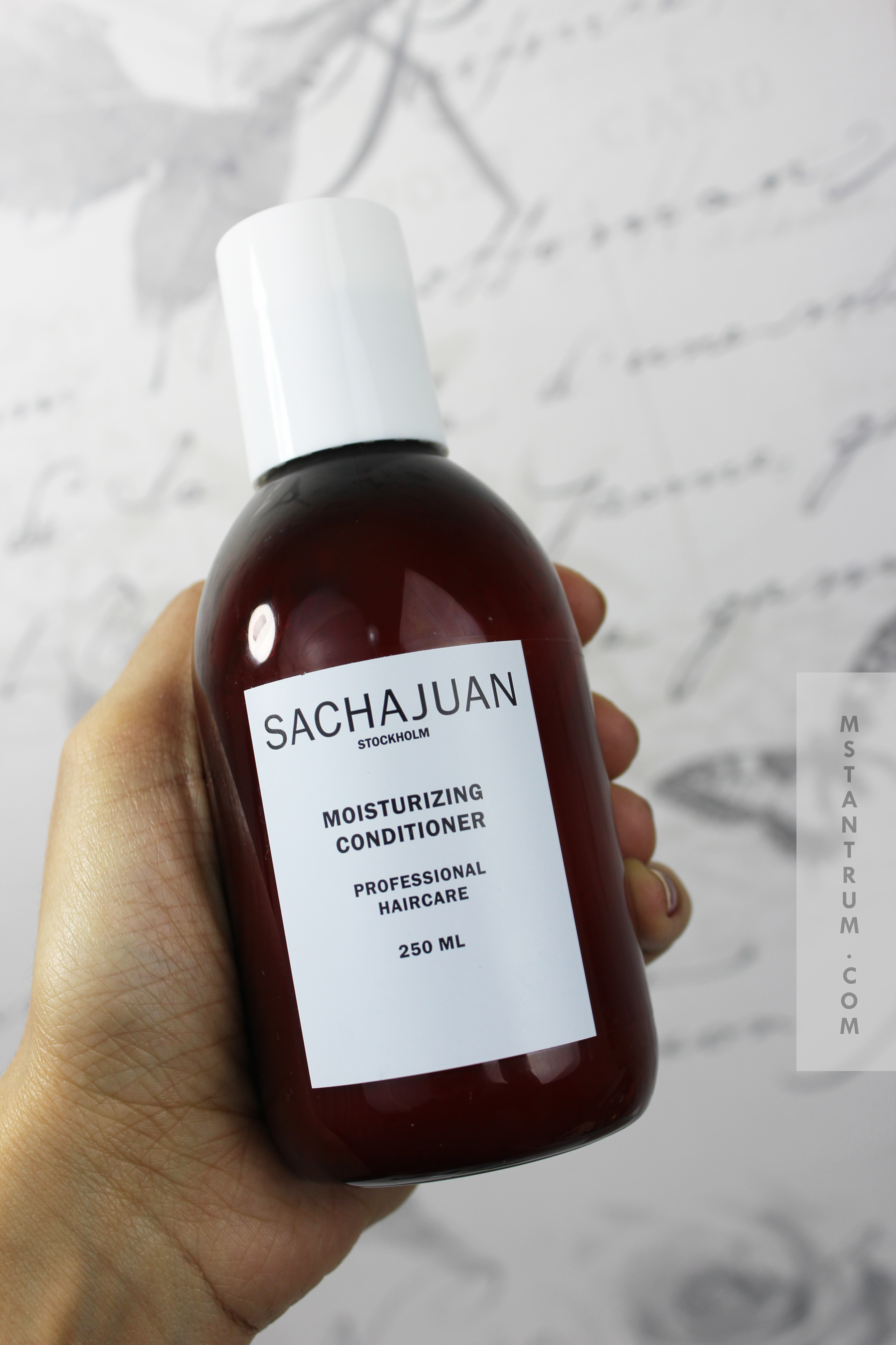 Sachajuan moisturizing conditioner