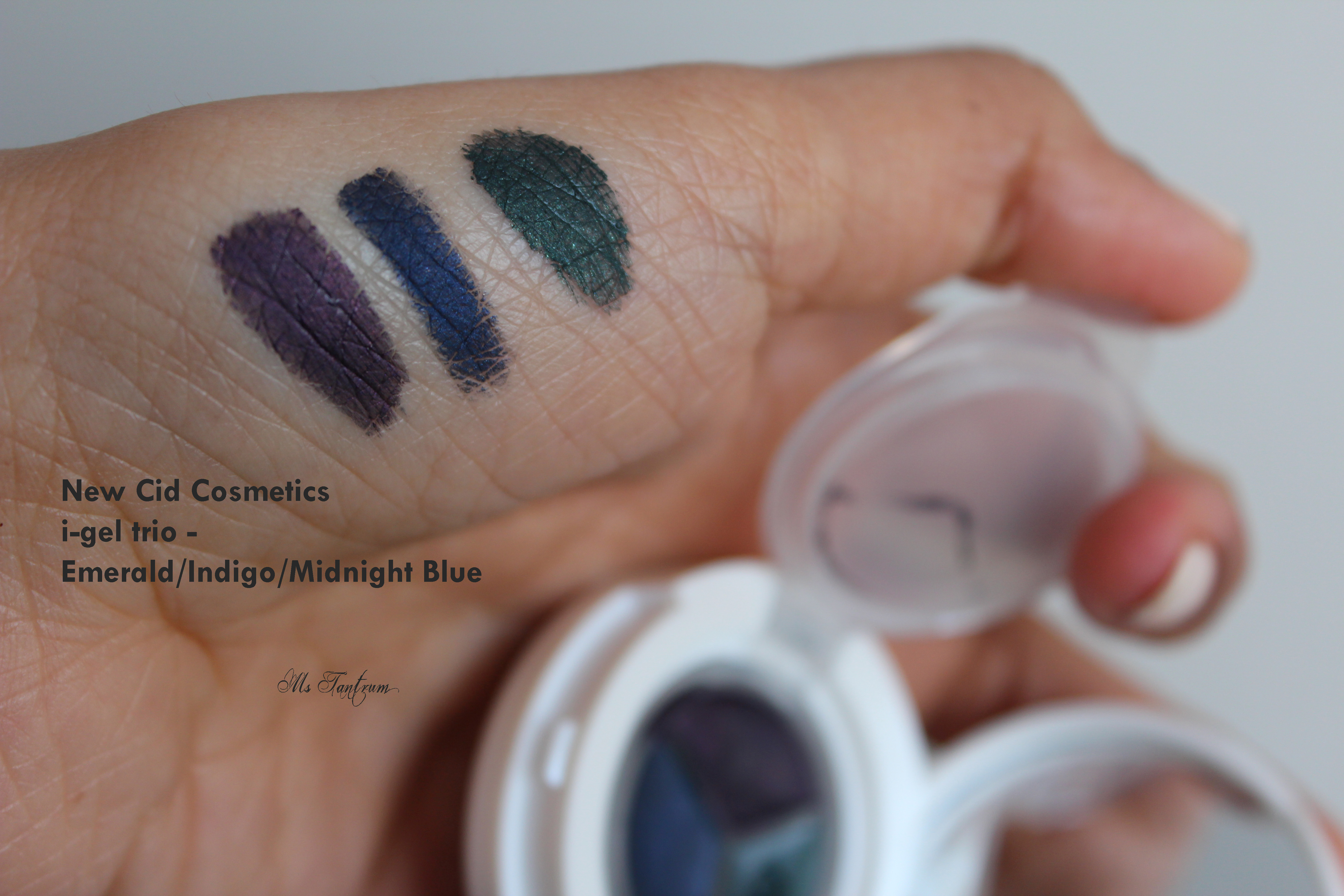 i-gel trio swatch