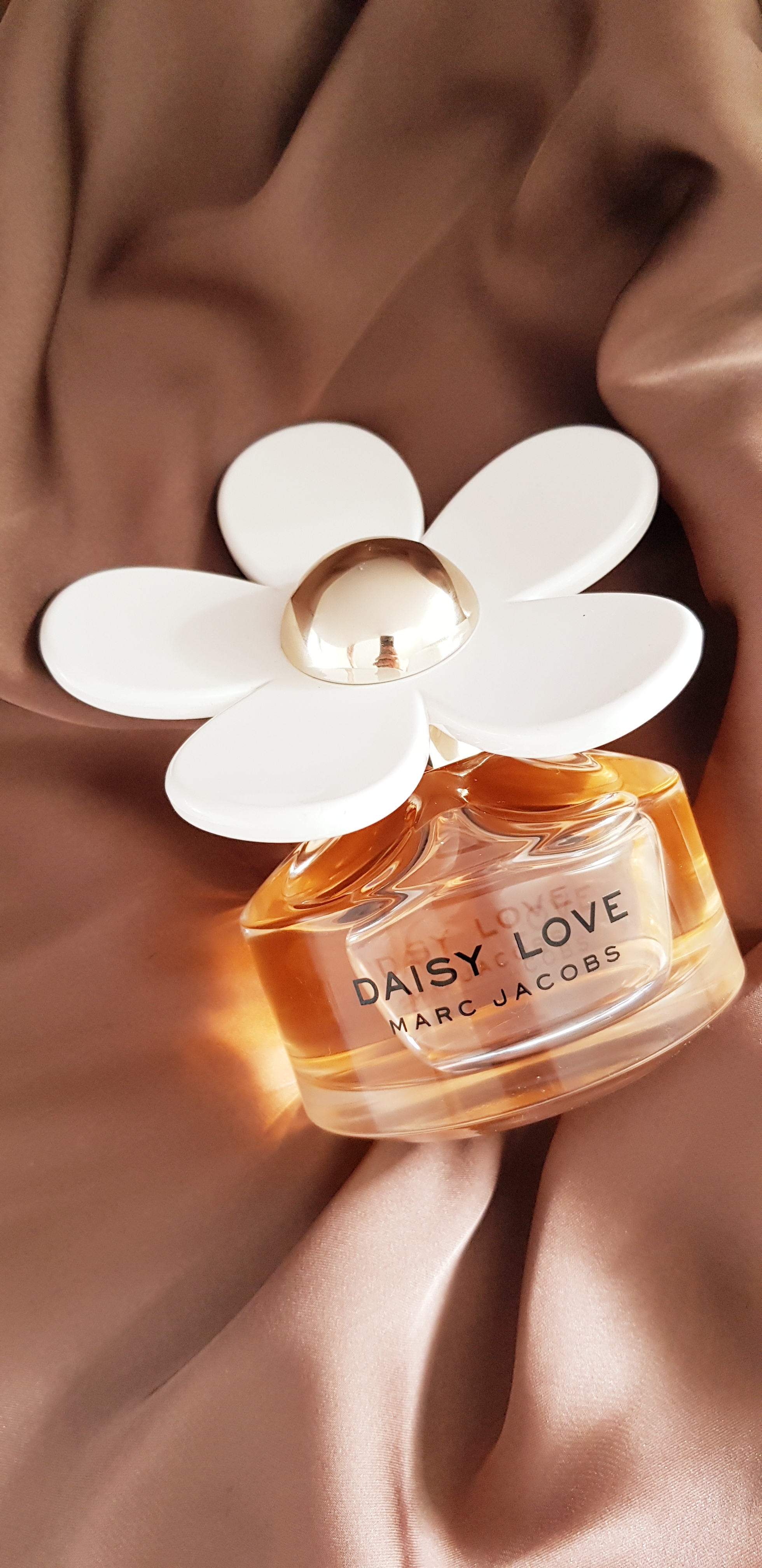 Daisy Love EDT by Marc Jacobs - Ms Tantrum Blog
